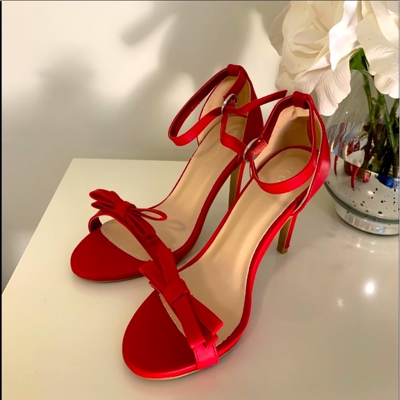le chateau Shoes - 🌟Le Chateau red sandals size 6